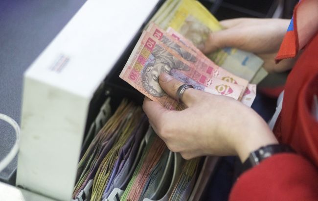 Перевірте свої заначки: НБУ вилучає з обігу "старі" гривні - чи потрібно їх міняти 1