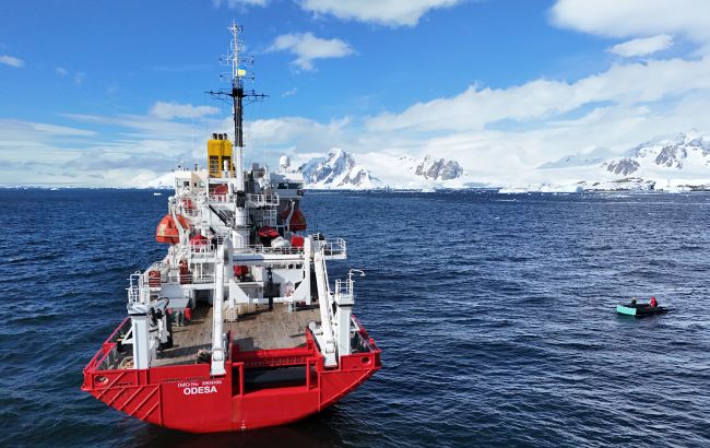 "Плавучий інститут" за мільйони доларів: як криголам "Ноосфера" заробляє під час війни 1