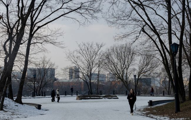 Потепління з нюансами: яка погода буде в Україні завтра й коли знову вдарять морози 1