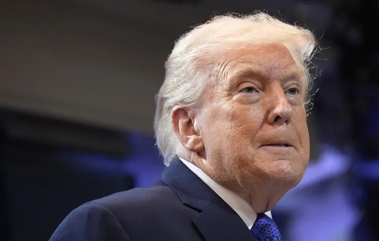 Президент США Трамп висловив незадоволення щодо рішень суддів Верховного суду, які стосуються нових мит. 1