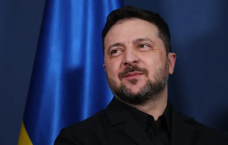 Президент України Володимир Зеленський спростував звинувачення у корупції, назвавши їх неправдою. 1