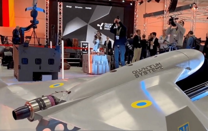 Quantum Systems и Airbus разработали для Украины реактивный дрон Компанії Quantum Systems та Airbus створили для України реактивний безпілотник. 1