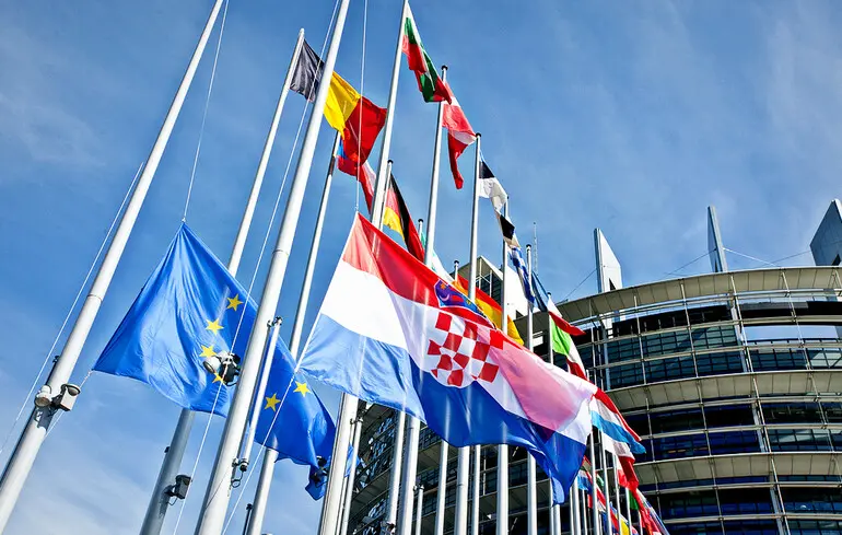 Роберта Мецола повідомила про проведення спеціального засідання Європейського парламенту, присвяченого Україні. 1