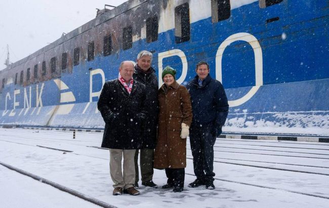 Сенатори США вперше з моменту початку повномасштабного конфлікту відвідали Одесу (фото) 1