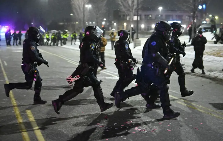 Шахраї та іммігранти в США - фальшива організація та сфабриковані слухання - новини з усього світу. 1