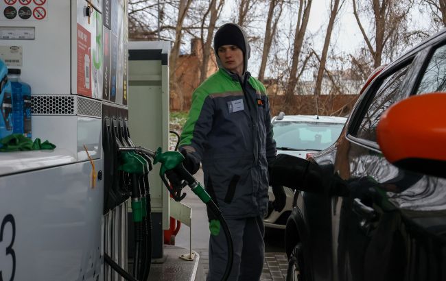 Що буде з цінами на АЗС в Україні через операцію в Ірані: пояснення експерта 1