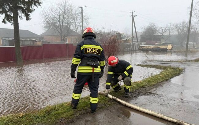 Сніговий полон та велика вода: наслідки масштабної негоди в Україні 16 лютого (фото) 1