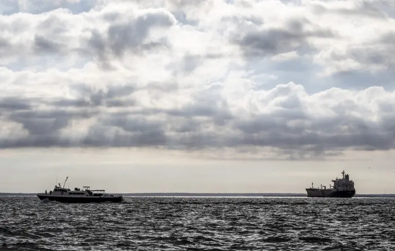 Сполучені Штати затримали танкер, що належить тіньовому флоту Ірану. Сполучені Штати затримали танкер, що належить тіньовому флоту Ірану. 1