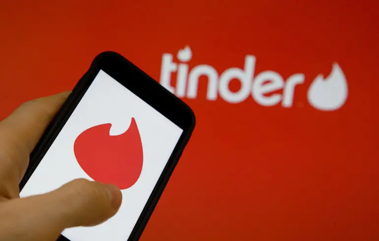 Tinder впроваджує технології штучного інтелекту, оскільки компанія має на меті зменшити втому від свайпів та вигорання своїх користувачів. 1