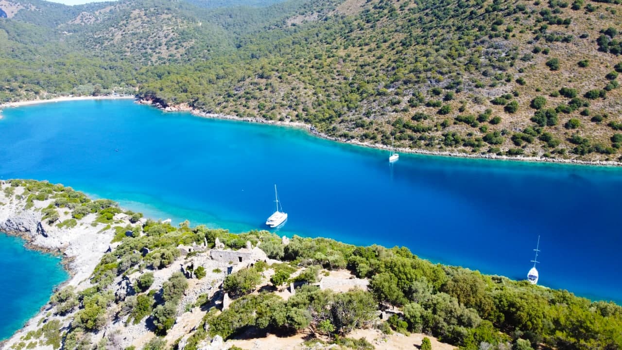 Тури на яхті та оренда яхти: новий рівень відпочинку разом зі Sparks Life 1