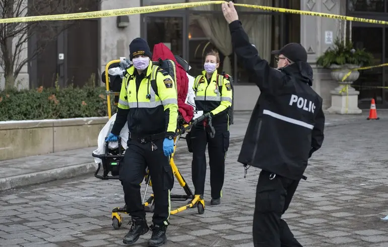 У Канаді в навчальному закладі відбулася стрілянина, внаслідок якої загинуло не менше десяти осіб. 1