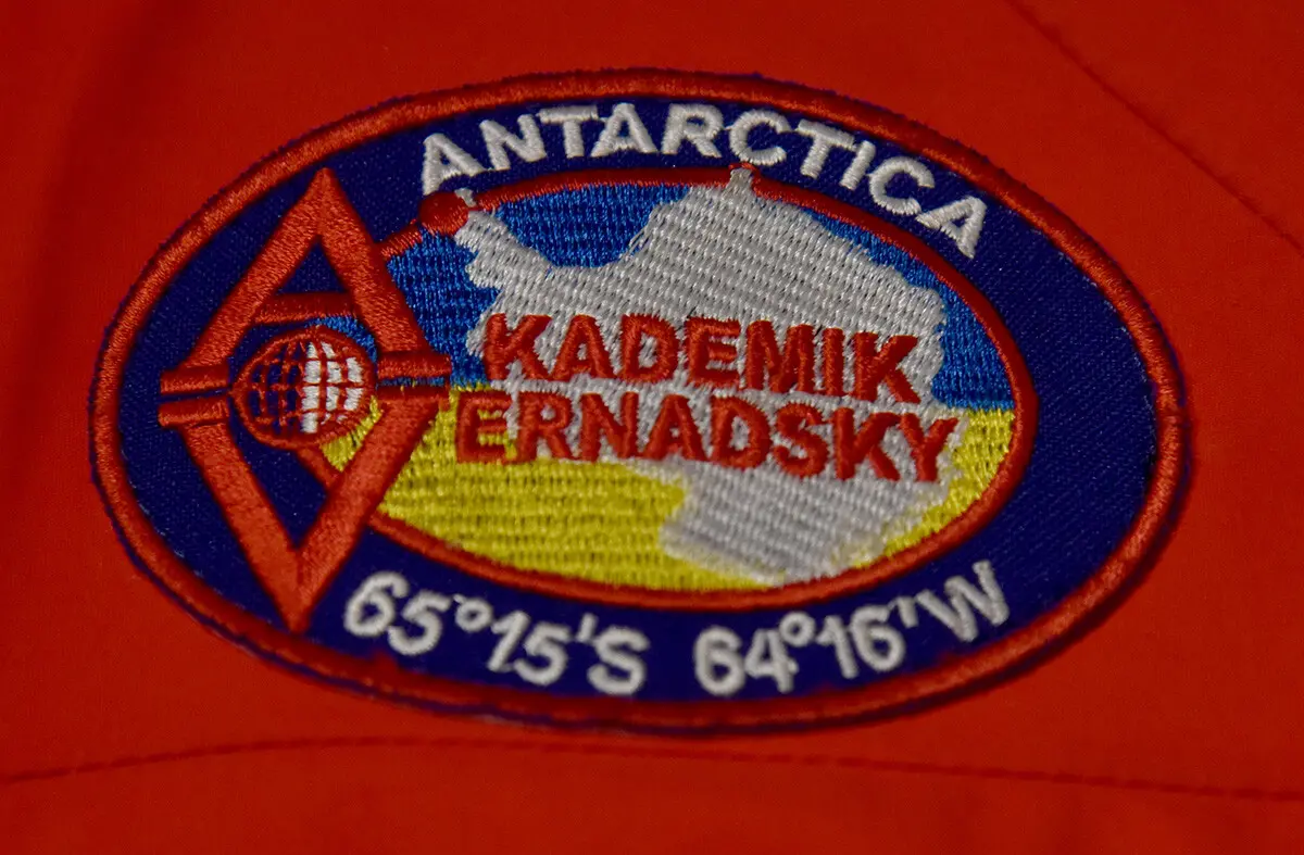 У Києві відзначили ювілей станції Академік Вернадський спецпогашенням марки та фотовиставкою 13