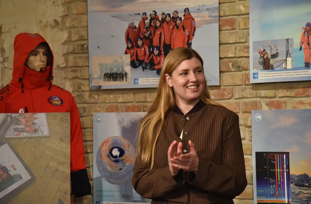 У Києві відзначили ювілей станції Академік Вернадський спецпогашенням марки та фотовиставкою 8