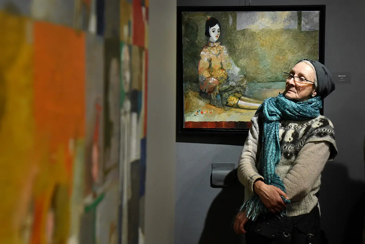 У Київській картинній галереї відкрилась виставка Люди художника Темо Свірелі 13