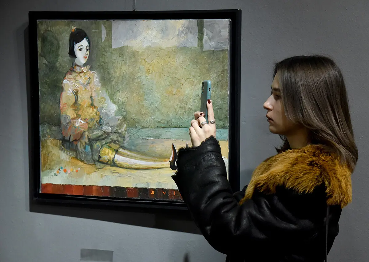 У Київській картинній галереї відкрилась виставка Люди художника Темо Свірелі 8