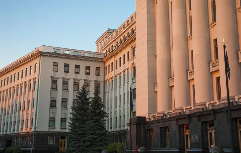 У Офісі Президента України прокоментували чутки щодо можливих виборів у 2025 році. 1