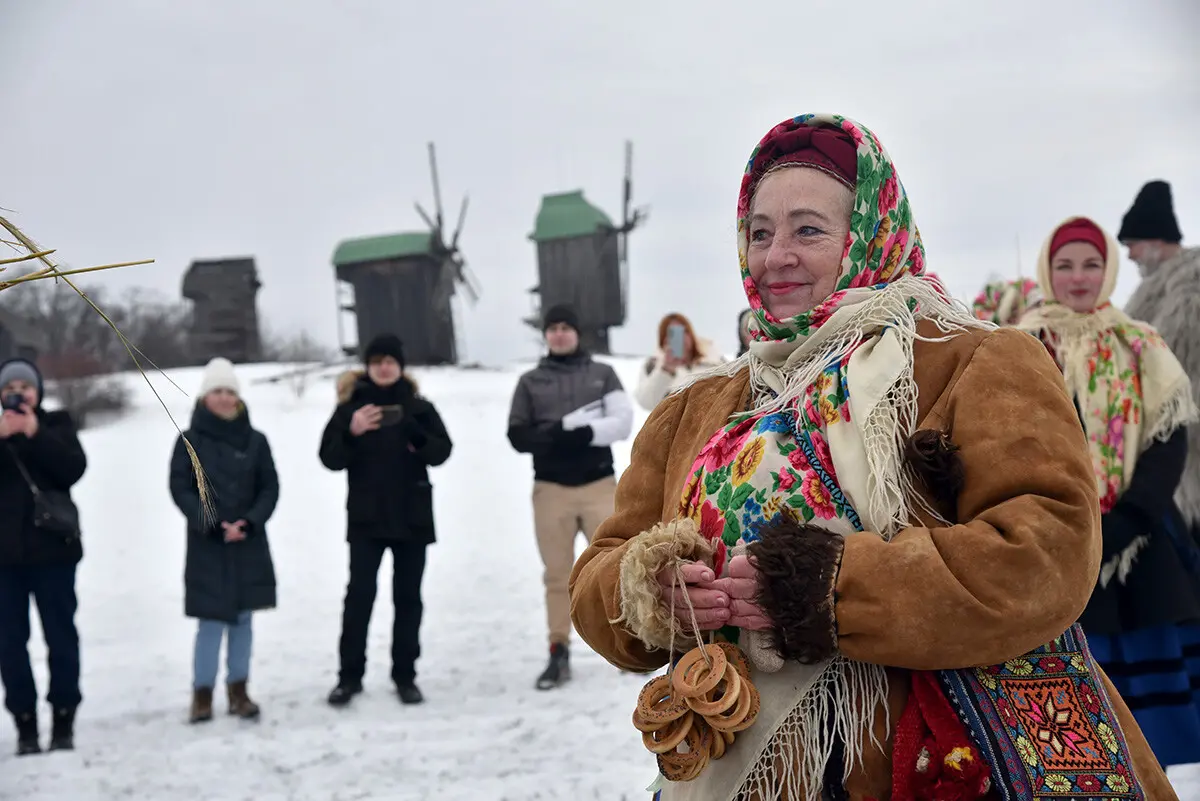 У столичному музеї просто неба пройшли календарно-обрядові гуляння - фото 15