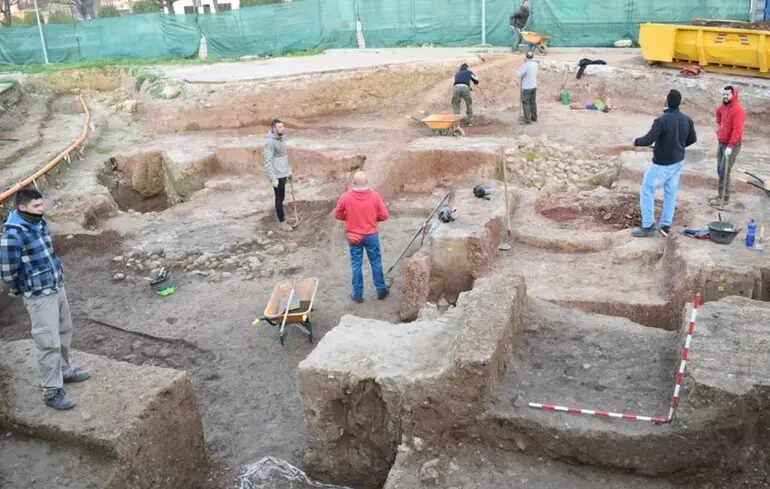 У війнах Ганнібала використовувалися бойові слони. Дослідники виявили в Іспанії слонячу кістку, яка має вік 2200 років. 1