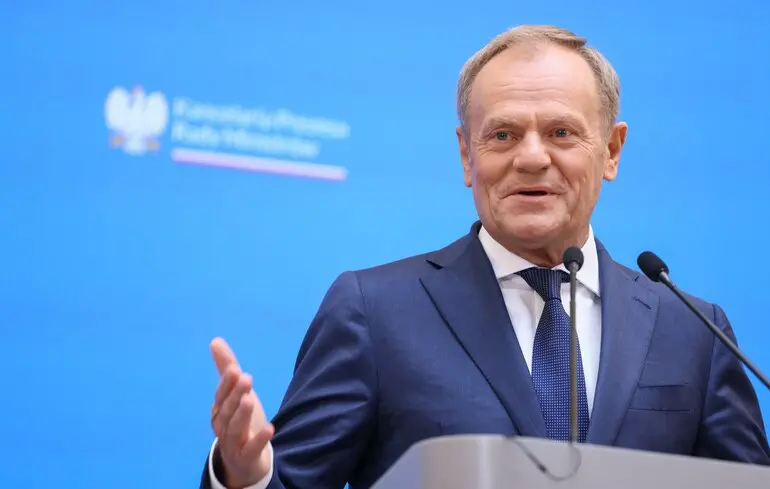 У зв'язку з ескалацією обстановки в Ірані, Туск закликав громадян Польщі залишити територію цієї країни. 1