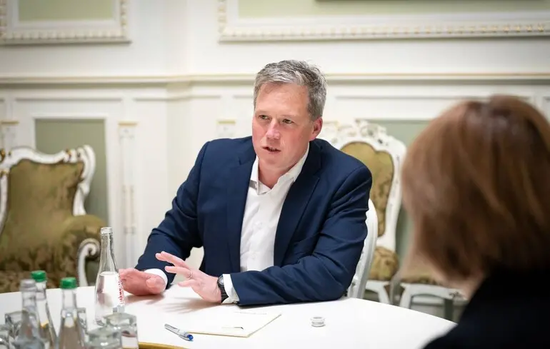 Військові на місці дипломатів - Трамп коригує правила гри - новини міжнародної політики. 1