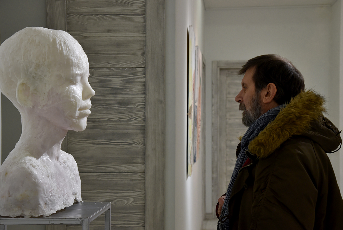 Виставка "Вразливе місце" - у Києві презентували гіперреалістичні скульптури Поліни Вербицької - фото 13