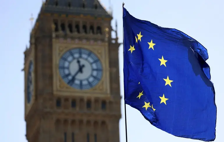 Європейський Союз заборонив імпорт російського газу, внаслідок чого Угорщина ініціювала судовий позов. 1