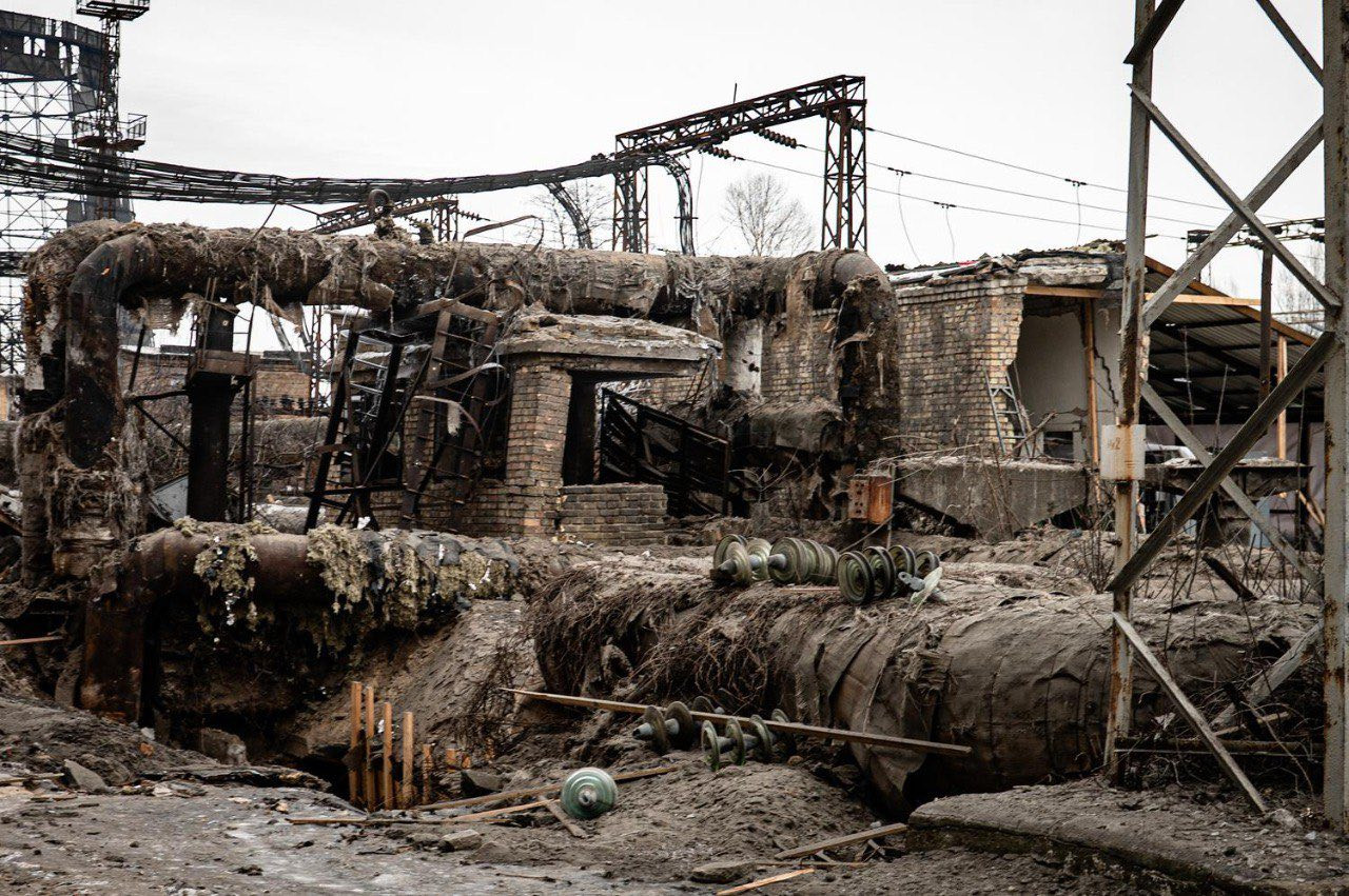 Які джерела фінансування будуть використовуватися для відновлення зруйнованих приватних теплових електростанцій та теплових електричних центрів? 1