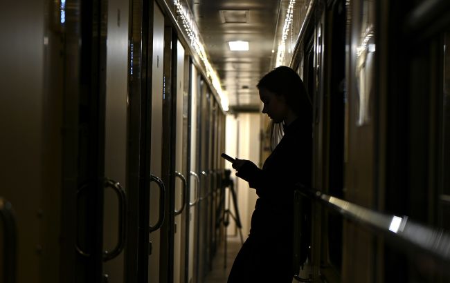 Забути про багаж і лягти на підлогу: як вижити у поїзді під час обстрілу (інструкція УЗ) 1