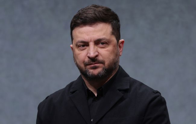 Здача Донбасу в обмін на мир? Зеленський дав жорстку відповідь на пропозиції США Президент України Володимир Зеленський надав категоричну відповідь на пропозиції Сполучених Штатів щодо можливого повернення Донбасу в обмін на мир. 1