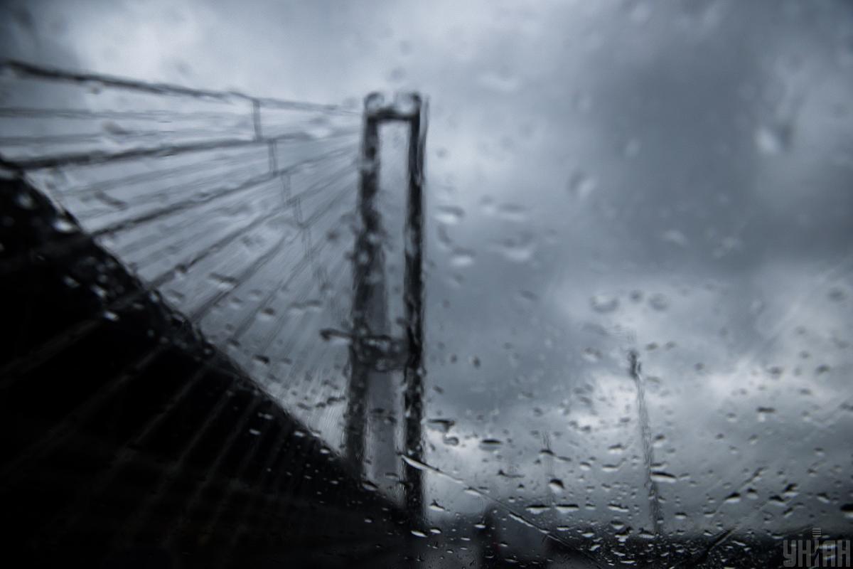 1 квітня в Києві очікується тепла погода, проте знову можливі опади. 1 1 квітня в Києві буде дуже тепло, але знову може піти дощ