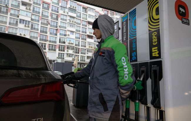 Бензин вже під 81 грн: що з цінами на АЗС та де пальне дешевше 1