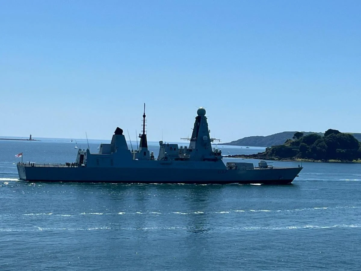 Британський есмінець HMS Duncan відбивав удари безпілотників та ракет поблизу узбережжя Уельсу. 1 Британський есмінець HMS Duncan відбивав атаки дронів і ракет біля узбережжя Уельсу