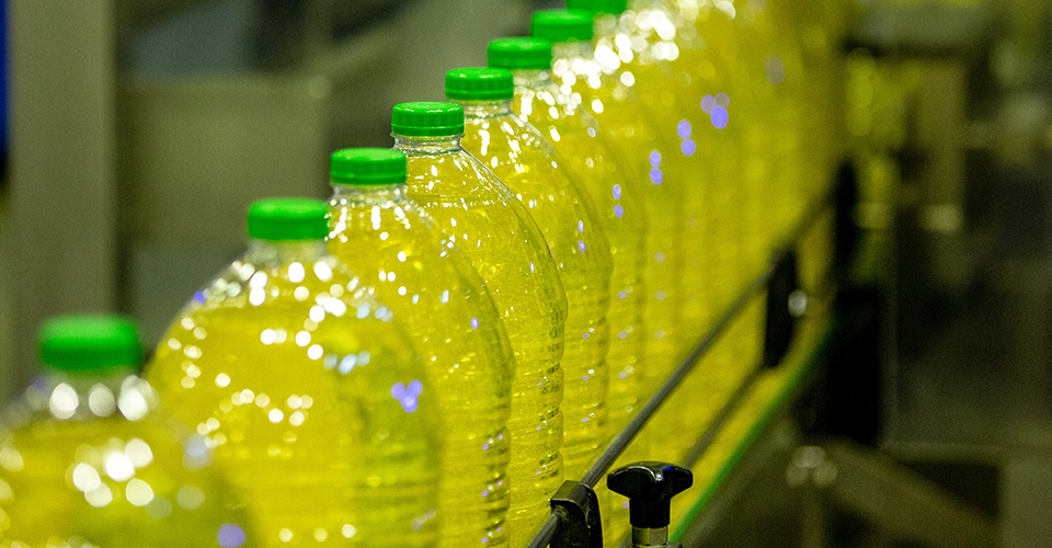 Чому підвищення цін на нафту впливає на вартість олії та чи є це вигідним для українських фермерів? 1