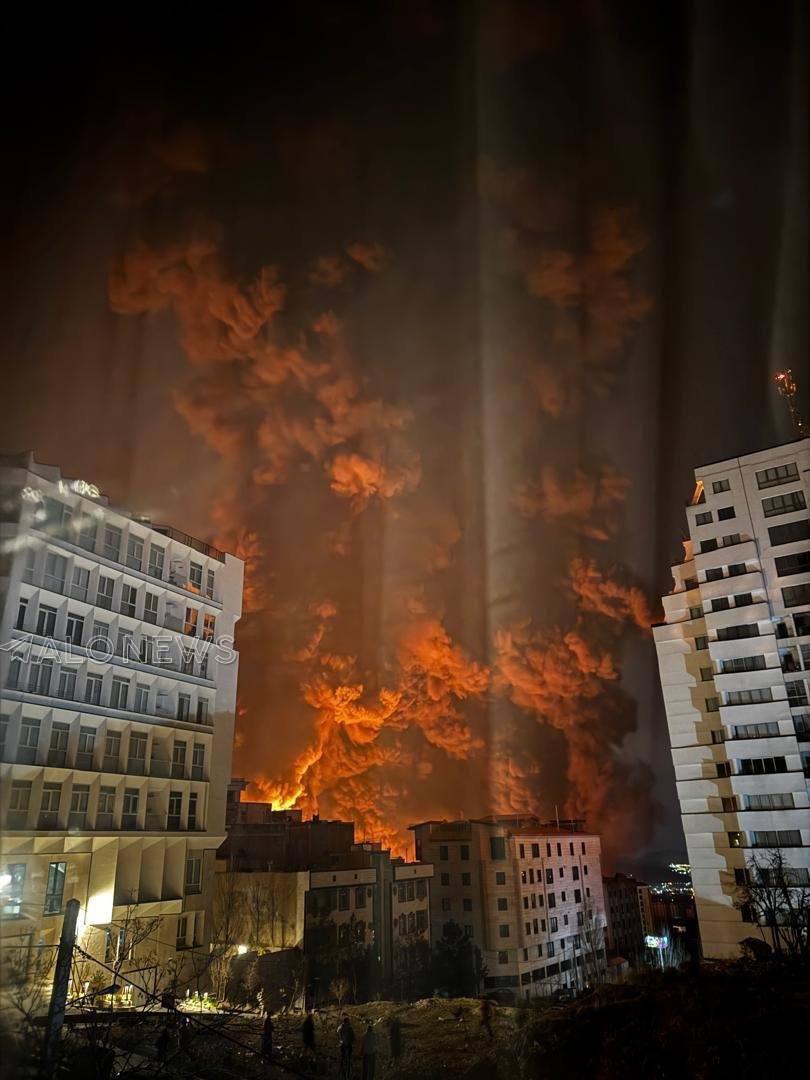 Чорний дощ у Тегерані: атака Ізраїлю на нафтосховища - світові новини. Чорний дощ у Тегерані: атака Ізраїлю на нафтосховища - світові новини. 3