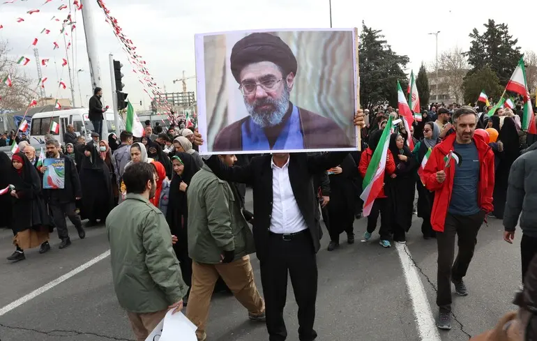 Дональд Трамп висловив свою реакцію на призначення сина Алі Хаменеї лідером Ірану, обговорюючи, хто буде перебувати при владі в цій країні. 1