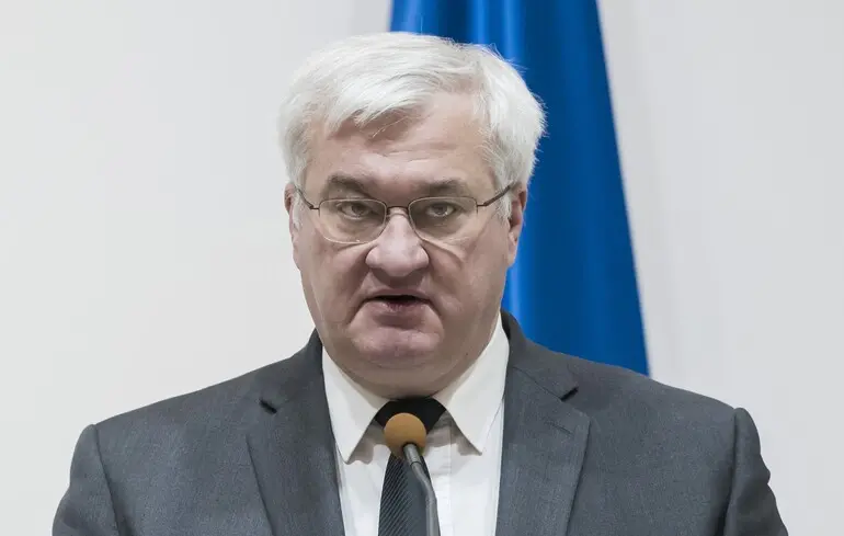 Допомога Україні - чи змінять Сполучені Штати напрямок підтримки, що була призначена для Києва. Допомога Україні - чи змінять Сполучені Штати напрямок підтримки, що була призначена для Києва. 1