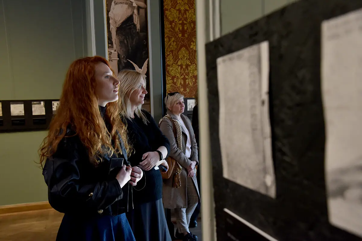 Гамлет Зіньківський презентував новий цикл графіки у Музеї Ханенків 5