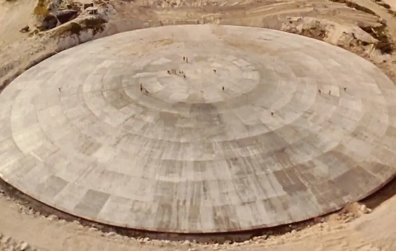 Ядерний сховище "Купол Руніт" зазнає витоків - науковці висловлюють занепокоєння через підвищення рівня моря. Ядерний сховище "Купол Руніт" зазнає витоків - науковці висловлюють занепокоєння через підвищення рівня моря. 1