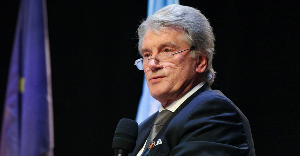 Ющенко опублікував давнє спільне зображення з Орбаном: "Пам'ятаю тебе в іншому світлі". 1