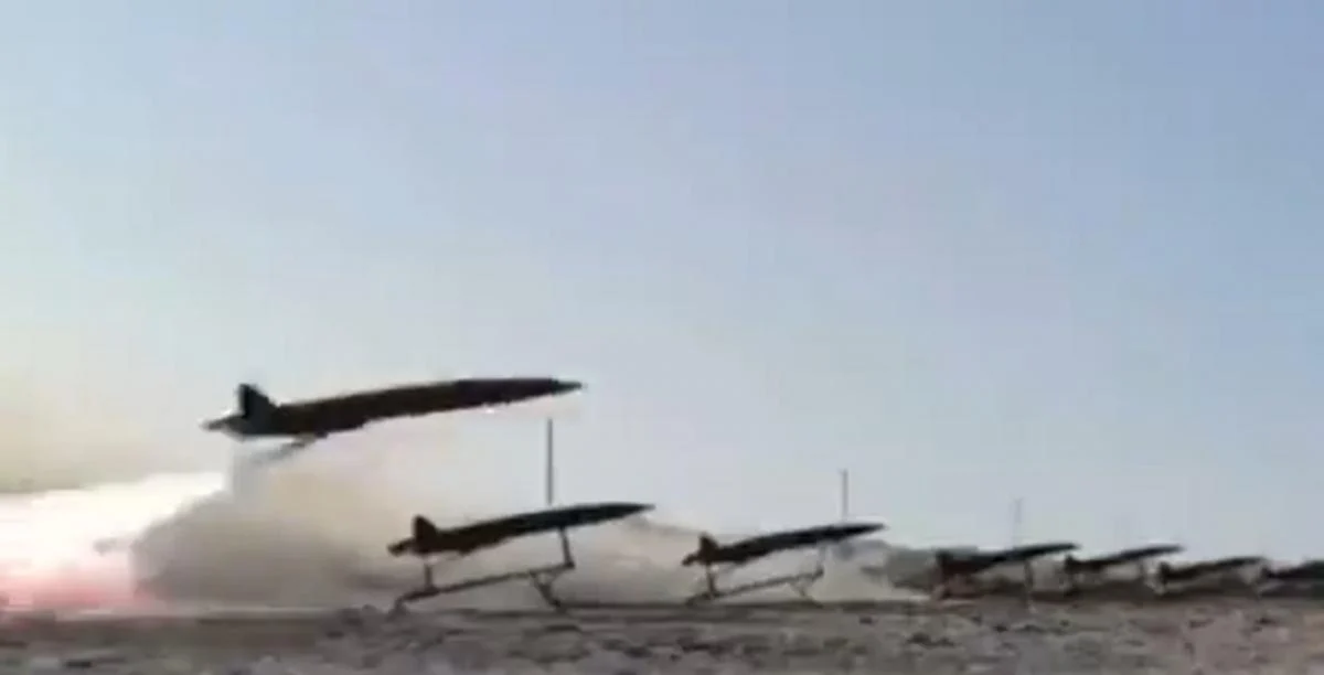 Китай розпочинає масове виробництво нового небезпечного дрона: з дальністю 1200 кілометрів