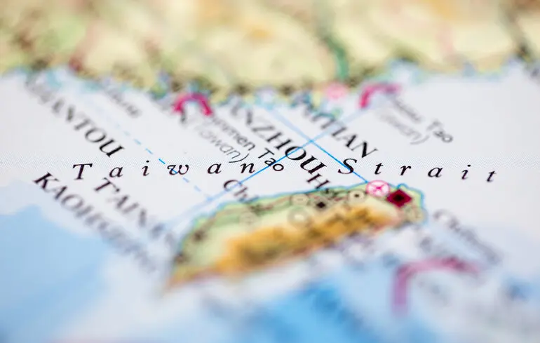 Китайські військово-повітряні сили поновили свою активність поблизу Тайваню. Причини, через які ця активність була тимчасово зупинена, залишаються предметом обговорення. 1