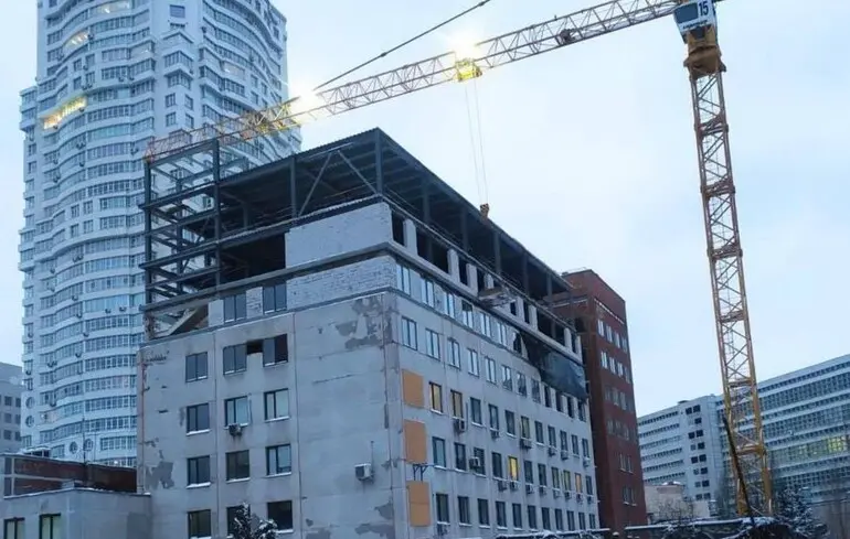 Компанія "Консалтинг-Буд", що згадується у справі Національного антикорупційного бюро України, отримала контракти на суму 1,1 мільярда гривень. 1