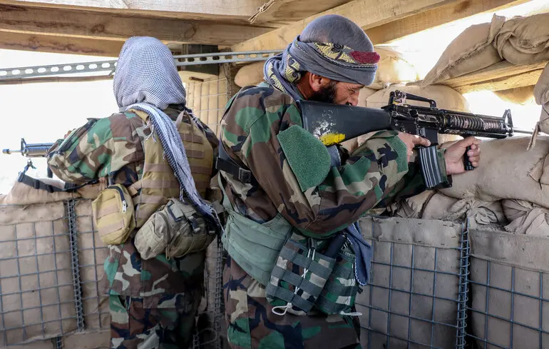 Конфлікт між Пакистаном та Афганістаном - збройні сили Пакистану розпочали широкомасштабні атаки на Талібан. 1