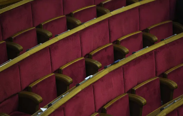 Криза у Верховній Раді: чому парламент втрачає статус самостійного органу влади. Криза у Верховній Раді: чому парламент втрачає статус самостійного органу влади. 1