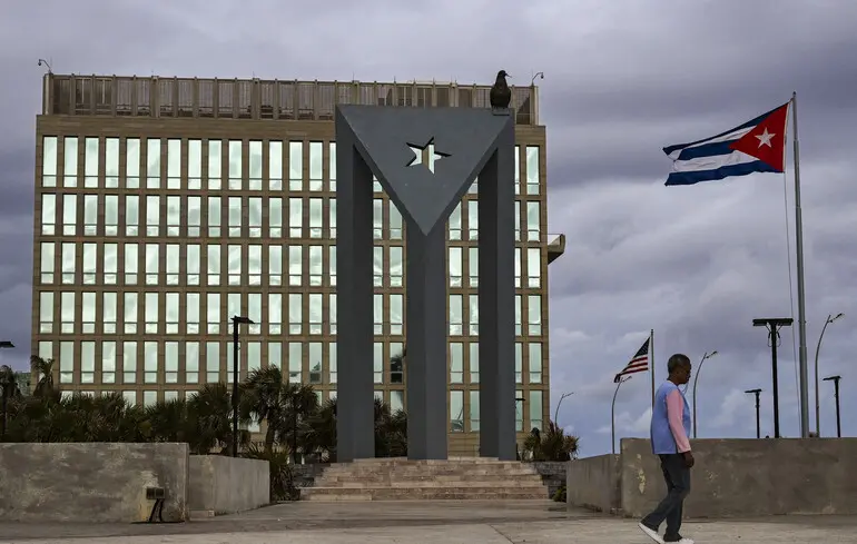 Куба заборонила Сполученим Штатам імпорт дизельного пального для свого посольства в Гавані. 1