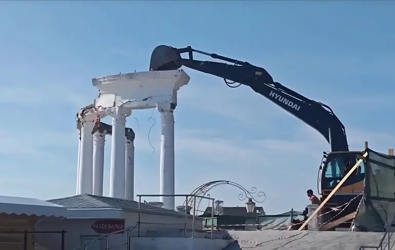 Культурний геноцид у Криму - Україна вимагає покарання для російських вчених за грабунок спадщини 1