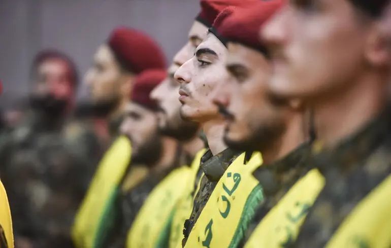 Ліван ухвалив рішення про заборону військової діяльності організації Хезболла, про що заявив президент Джозеф Аун. 1