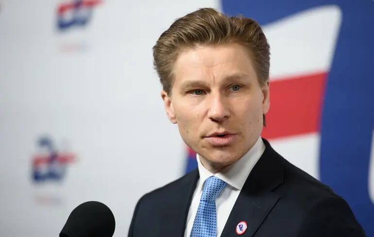 Міністр фінансів Фінляндії підкреслив, що Сполучені Штати повинні забезпечити Україну усім замовленим військовим обладнанням. 1