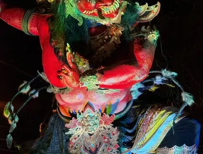 На Балі під час святкування Ньєпі відбувається спалення великих демонів напередодні Дня тиші - фото. 5