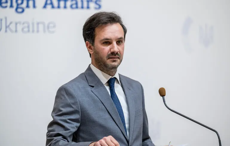 Нафтопровід "Дружба": Угорщина надіслала в Україну чиновників, проте вони прибули в статусі туристів. 1